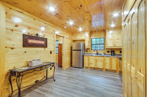 Crystal Springs Cabin, 4 Mi to Calling Panther!