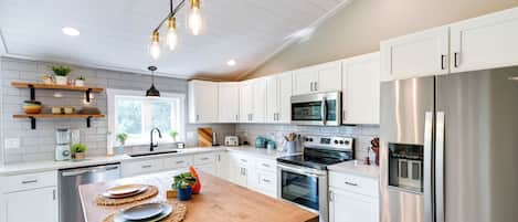 House (3 Bedrooms) | Interior