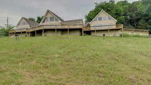 A large, single-story house with a covered porch and a small deck. - Gordonsville Retreat: Deck w/ Spectacular Views! (Gordonsville)