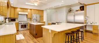 Spacious Hildale House w/ Large Deck!
