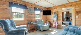 Toivola Home w/ Fire Pit: 8 Mi to Lake Superior!