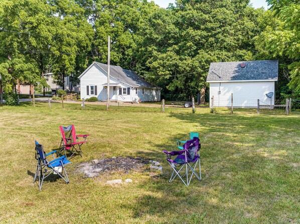 Cottage (2 Bedrooms) | Interior - Peaceful Franklin Cottage ~ 1 Mi to Downtown! (Franklin)