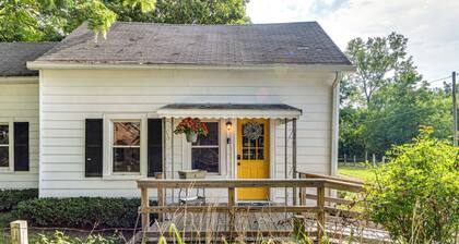 Peaceful Franklin Cottage ~ 1 Mi to Downtown!
