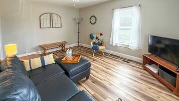 Cottage (2 Bedrooms) | Interior