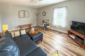 Cottage (2 Bedrooms) | Interior