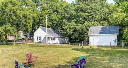 Peaceful Franklin Cottage ~ 1 Mi to Downtown!