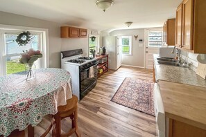 Cottage (2 Bedrooms) | Interior