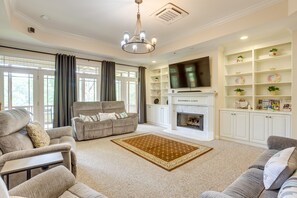 Télévision, cheminée