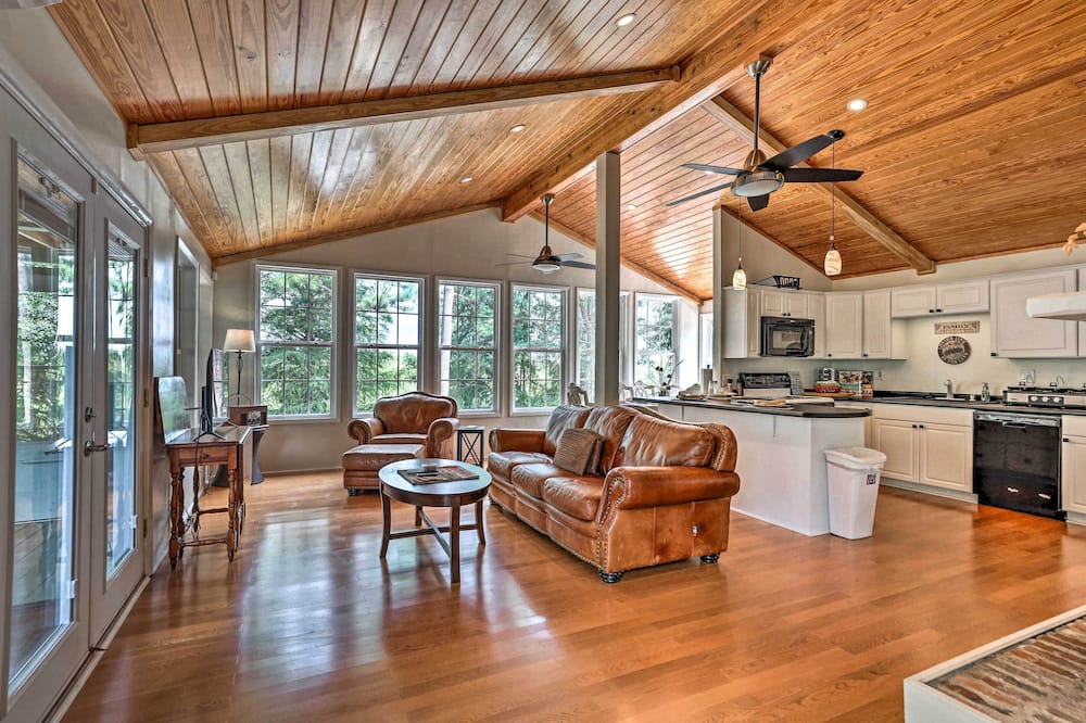 Spacious Family Home on Lake Marion w/ Boat Ramp! - Elloree, SC