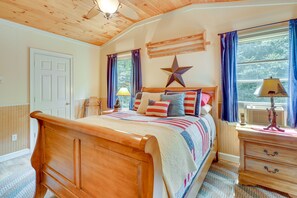 House (1 Bedroom) | 1 bedroom, iron/ironing board, bed sheets - Cozy Pennsylvania Abode w/ Porch, Grill & Fire Pit (Meyersdale)