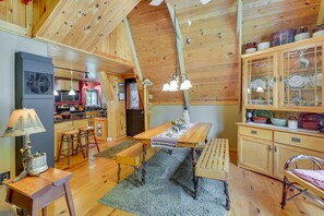 Dining - Cozy Pennsylvania Abode w/ Porch, Grill & Fire Pit (Meyersdale)