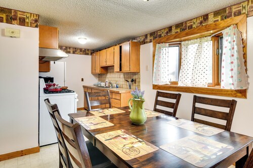 Depew Vacation Rental ~ 10 Mi to Buffalo!