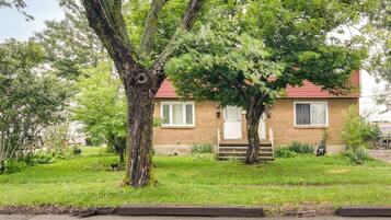 Apartemen (3 Bedrooms) | Bagian depan properti