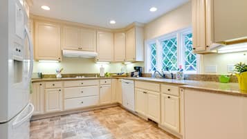 Cottage (3 Bedrooms) | Interior