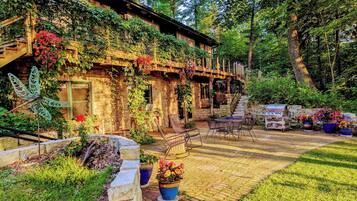 House (2 Bedrooms) | Front of property