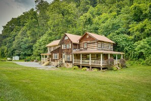 Exterior - Historic Cabin Retreat ~ 2 Mi to Seneca Rocks! (Seneca Rocks)