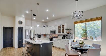 14 Mi to Dtwn: Tucson Escape w/ Patio!