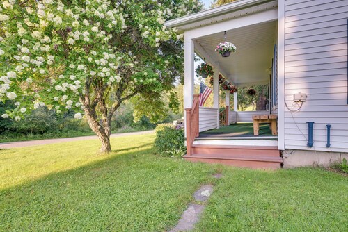 Hop Bottom Home w/ Private Yard & Fire Pit!