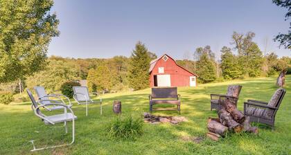 Hop Bottom Home w/ Private Yard & Fire Pit!