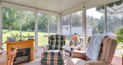 Hop Bottom Home w/ Private Yard & Fire Pit!