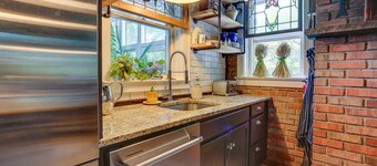 Rustic Oxford Getaway: Patio, Fireplace & More!