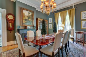 Dining - Rustic Oxford Getaway: Patio, Fireplace & More! (Oxford)