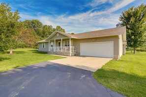 House (3 Bedrooms) | Interior - Cozy Stafford Home w/ Outdoor Pool: Pets Welcome! (Strafford)