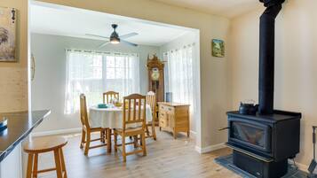 House (3 Bedrooms) | Interior