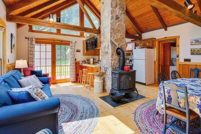 莫里斯代爾歷史區小屋，附甲板和壁爐