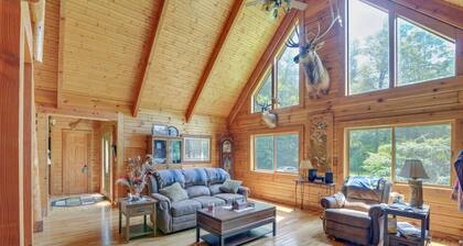 Serene Valley Bend Cabin Rental: 7 Private Acres!