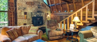 Resort Amenities: Family-friendly Dubois Cabin