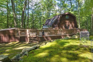 House (2 Bedrooms) | Interior - Resort Amenities: Family-friendly Dubois Cabin (DuBois)