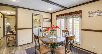 Dog-friendly Home w/ Mtn Views in Chilhowie!