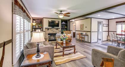 Dog-friendly Home w/ Mtn Views in Chilhowie!