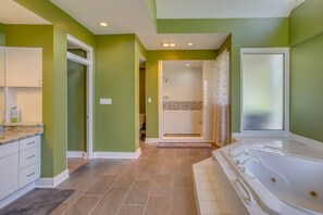 Bathroom - Spacious Aynor Vacation Rental w/ Patio & Yard! (Aynor)