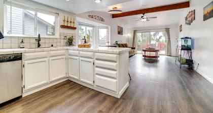 Pet-friendly Reno Hideaway w/ Private Hot Tub!
