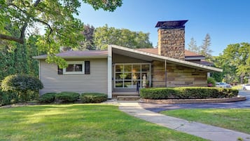 House (3 Bedrooms) | Front of property