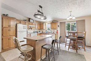 Micro-ondes, four, plaque de cuisson, lave-vaisselle