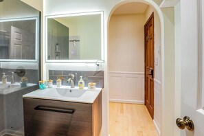 Apartment (0 Bedroom) | Interior