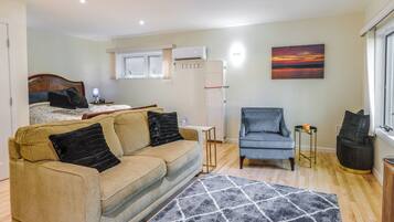 Apartment (0 Bedroom) | Interior