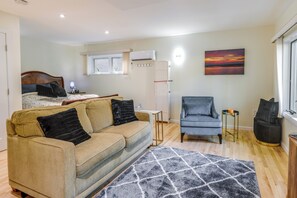 Apartment (0 Bedroom) | Interior