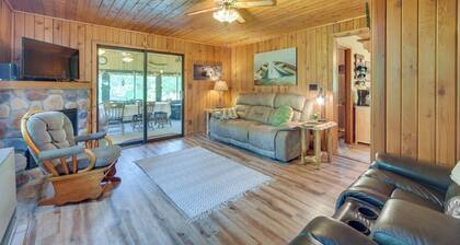 Grill & Fire Pit: Waterfront Cameron Retreat!