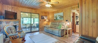 Grill & Fire Pit: Waterfront Cameron Retreat!