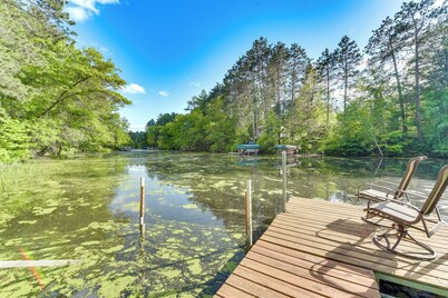 Grill & Fire Pit: Waterfront Cameron Retreat!