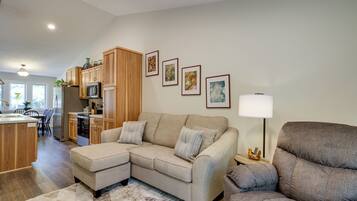 House (2 Bedrooms) | Interior