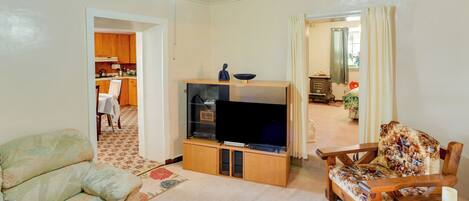 House (4 Bedrooms) | Front of property