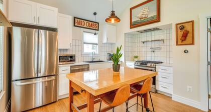 Modern Solomons Cottage Rental - Walk to Island!