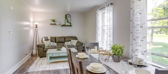 Cozy Greenwich Vacation Rental w/ Fire Pit