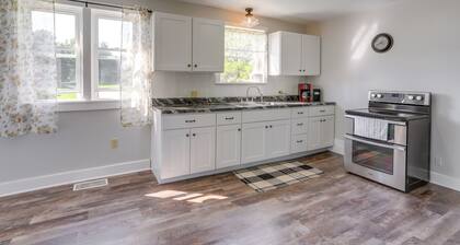 Cozy Greenwich Vacation Rental w/ Fire Pit