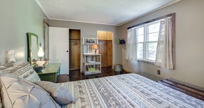 Peaceful Cassville Vacation Rental - Hike & Fish!